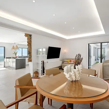 Βίλα Alba House