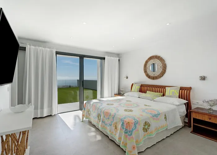 فيلة Alba House أذيخي