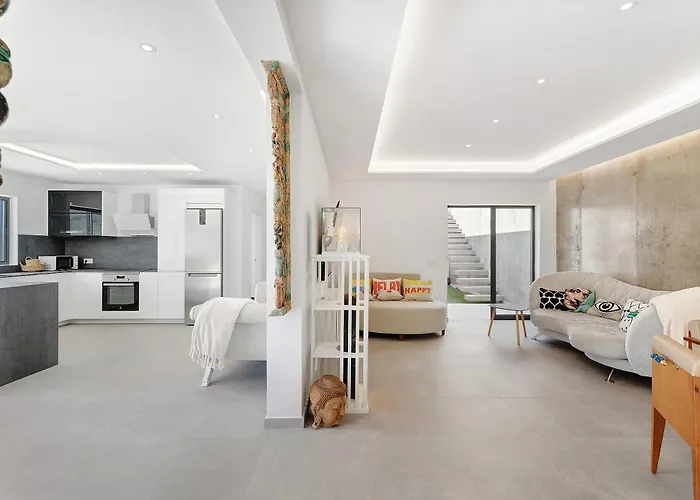 فيلة Alba House أذيخي