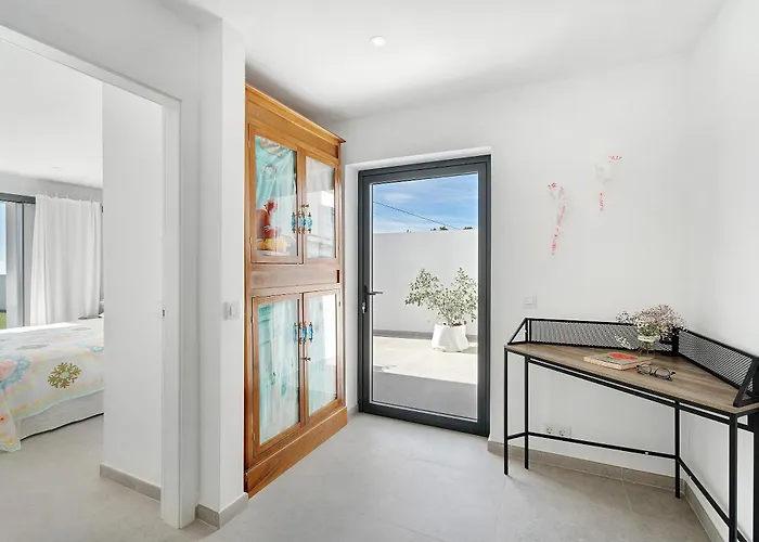 Alba House * أذيخي