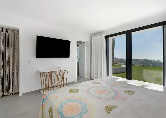 فيلة Alba House *